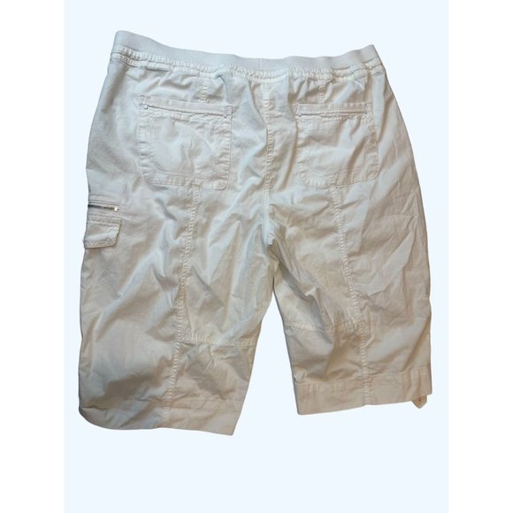 Chicos Women Cargo Shorts Bermuda Elastic Waist Roll Up Hem High Rise White SZ 2 - Picture 2 of 10